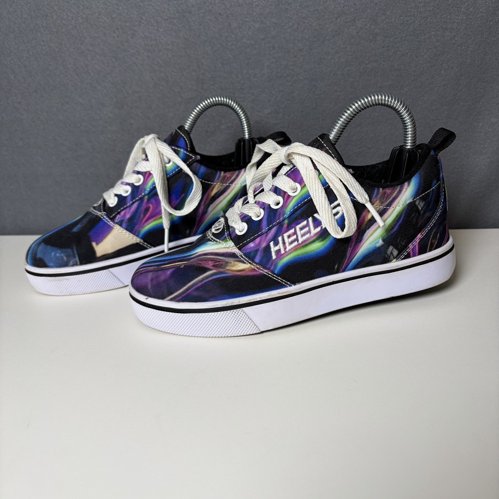 Heelys Skate Shoes Low Top Lace Up Sneaker Wheels Youth Size 2